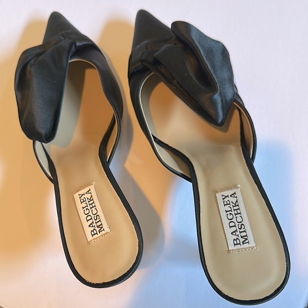 Badgley Mischka Black Alaya Satin Mules- Size 8- NIB